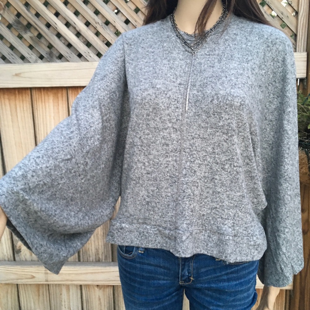 LUXURIOUSLY SOFT RAGLAN SLEEVE TOP - Picture 5 of 10